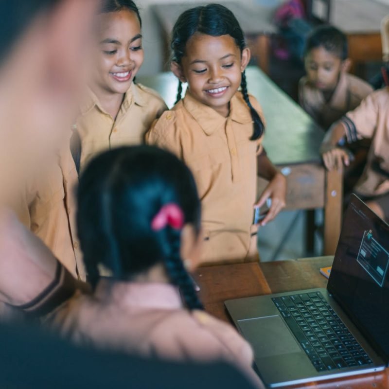 Indian children, learning computer science in school